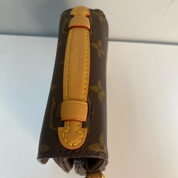 Louis Vuitton Micro Pochette Metis - Picture 7 of 12